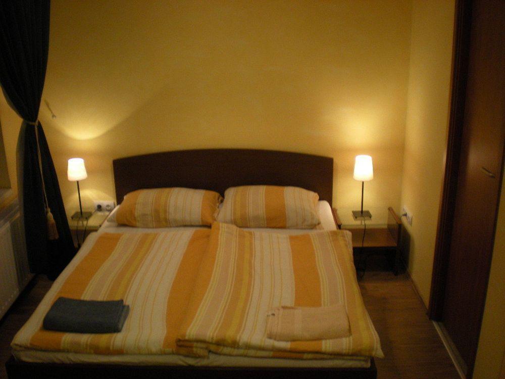 Elvis Guesthouse Budapeşte Dış mekan fotoğraf