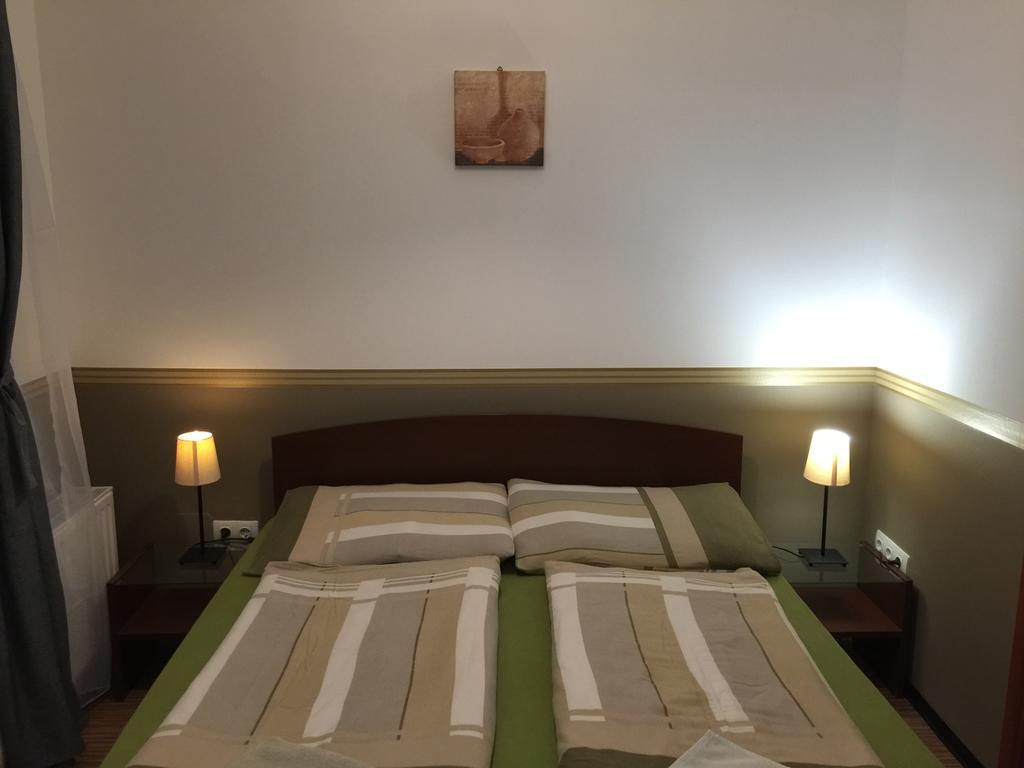 Elvis Guesthouse Budapeşte Dış mekan fotoğraf