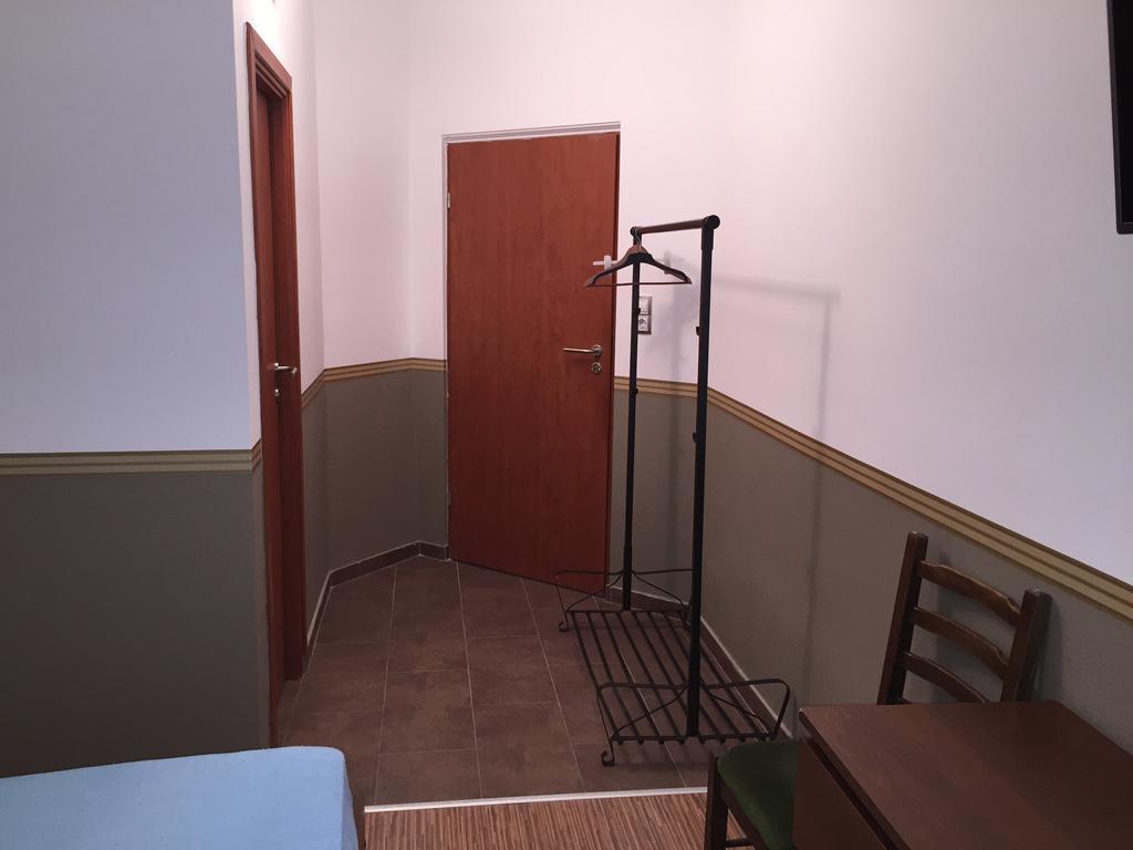 Elvis Guesthouse Budapeşte Dış mekan fotoğraf